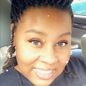 Meet your Posher, Nikia